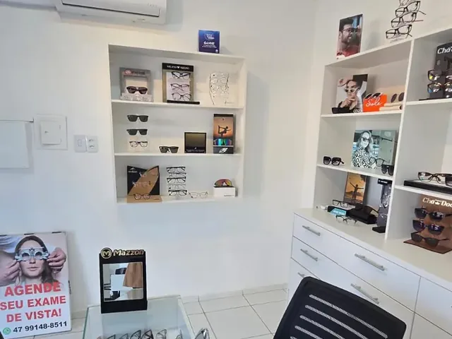 Interior da Ótica São João no Centro de Navegantes